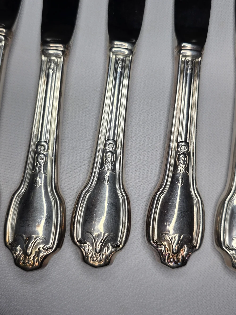Vintage International Silver Falmouth Dinner Knife Silverplate Fontainebleau Sty